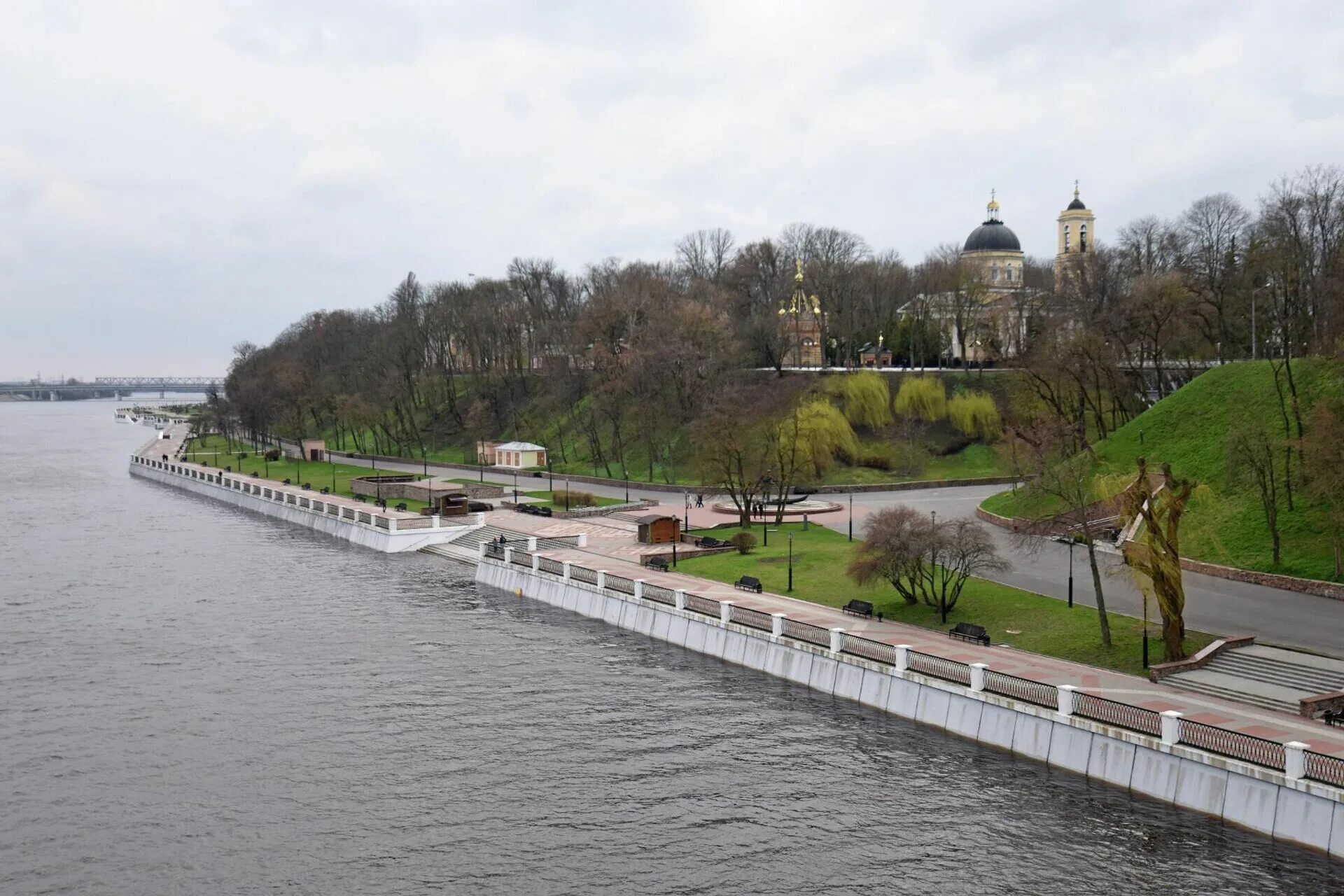 Река сож гомель фото Фотофакт: в Гомеле затопило главный городской пляж - 24.04.2022, Sputnik Беларус