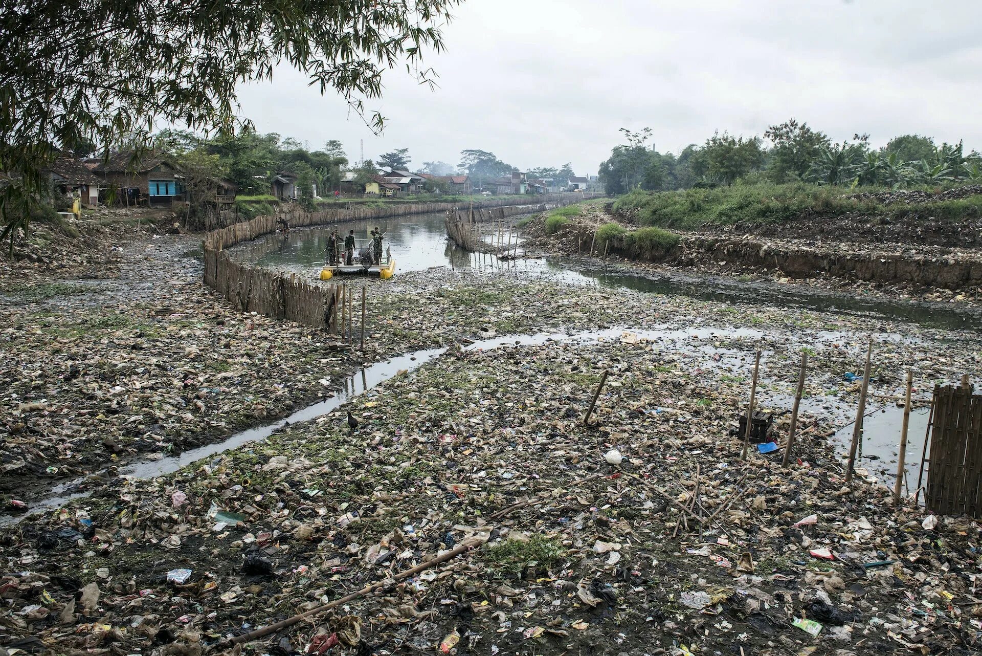 Река цитарум фото Top 7 Most Polluted Rivers in the World: Don’t Drink the Water! - STARNEWS