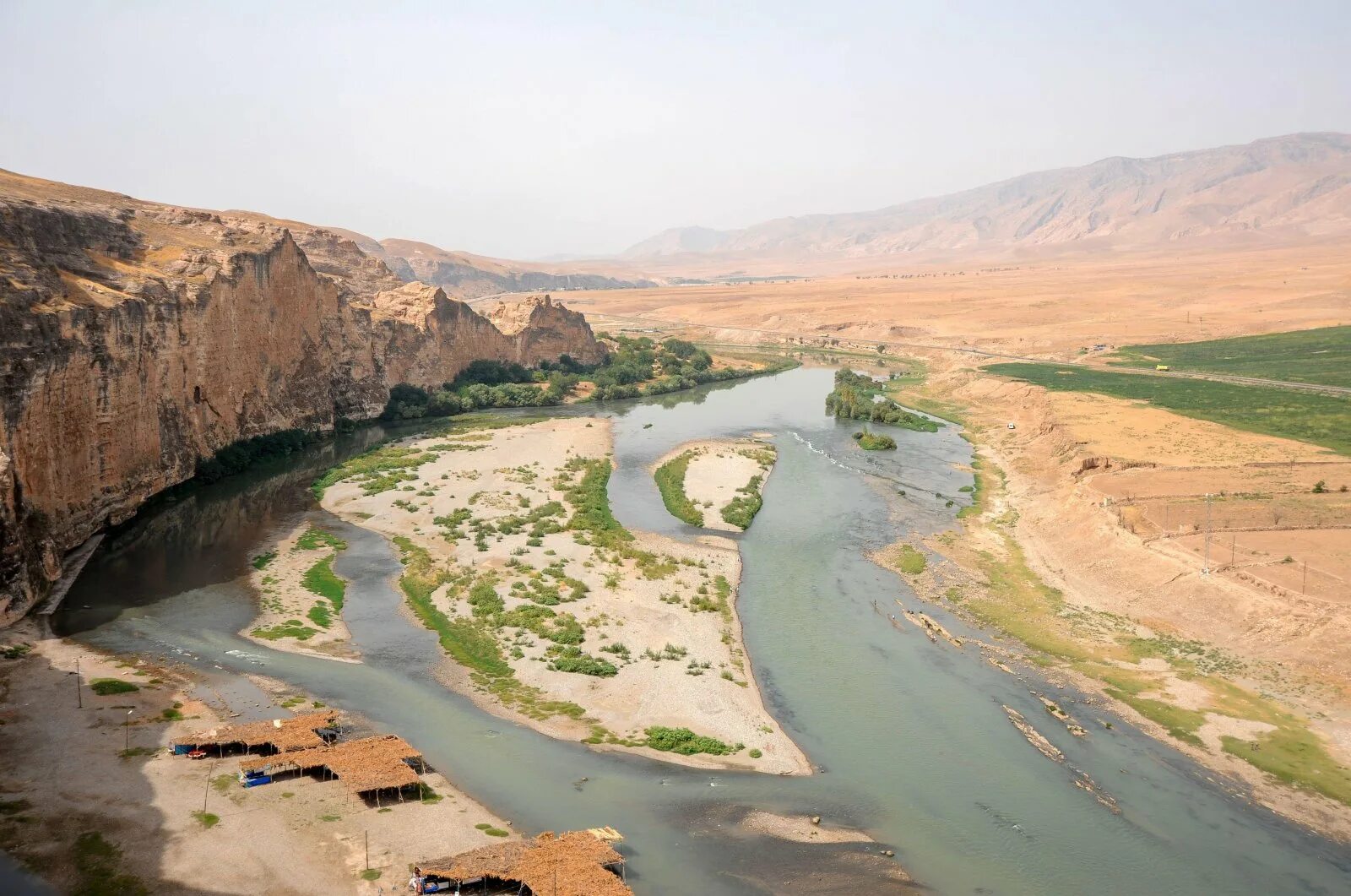 Река тигр фото Iraq asks Turkey to increase water flow along Tigris, Euphrates Daily Sabah