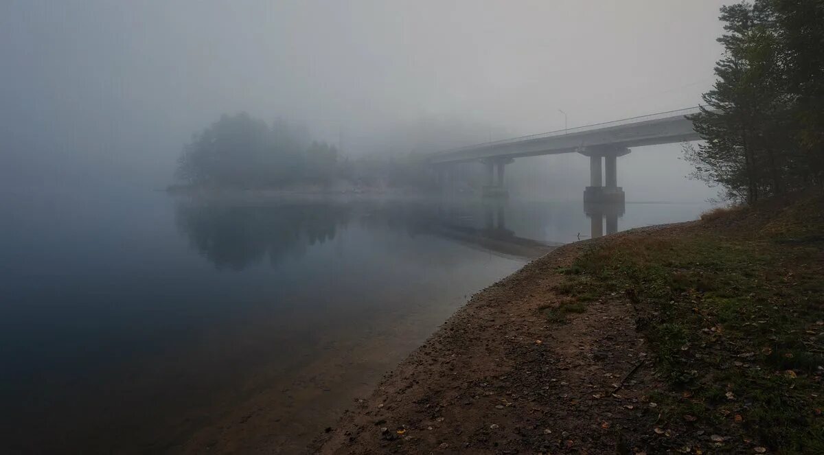 Река туманная фото Речные берега окутаны туманом.... Фотограф Евгений Плетнев