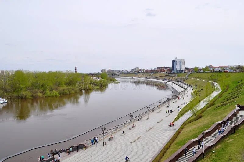 Река в тюмени фото The Embankment in Tyumen. Spring Flood of the Tura River. Editorial Photo - Imag