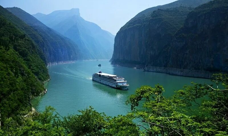 Река янцзы фото The Must-See Yangtze, and Other Hot River Cruise Destinations River cruises, Cru