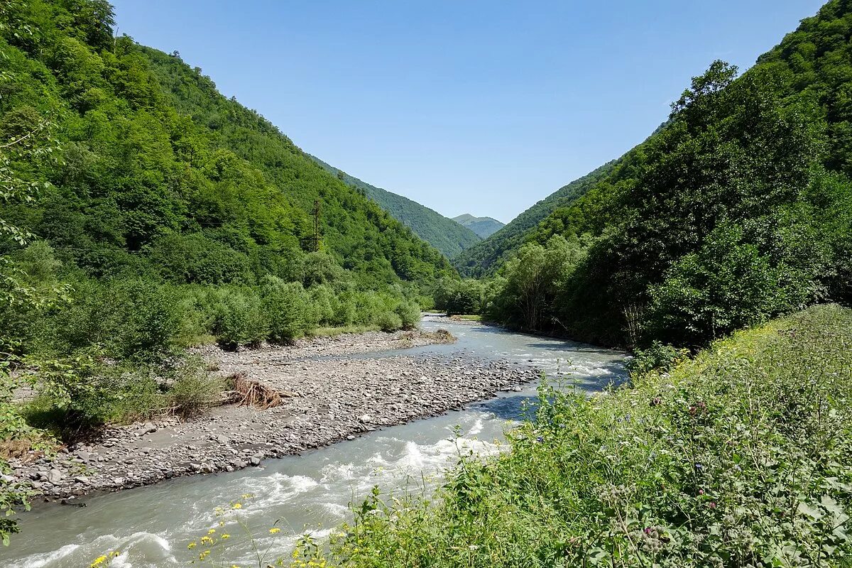 Реки грузии фото Файл:Pshavi's Aragvi (near Betischrdili).jpg - Википедия