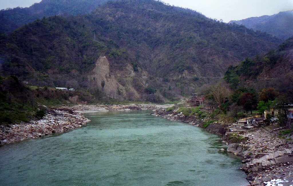 Реки индии фото Ganges River in Rishikesh Rishikesh, India. Ryan Flickr