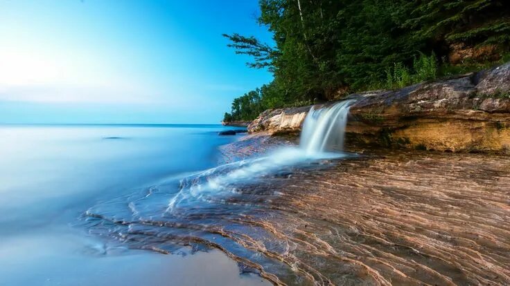 Реки море фото Wodospad nad oceanem Pictured rocks national lakeshore, Waterfall, Picture rocks