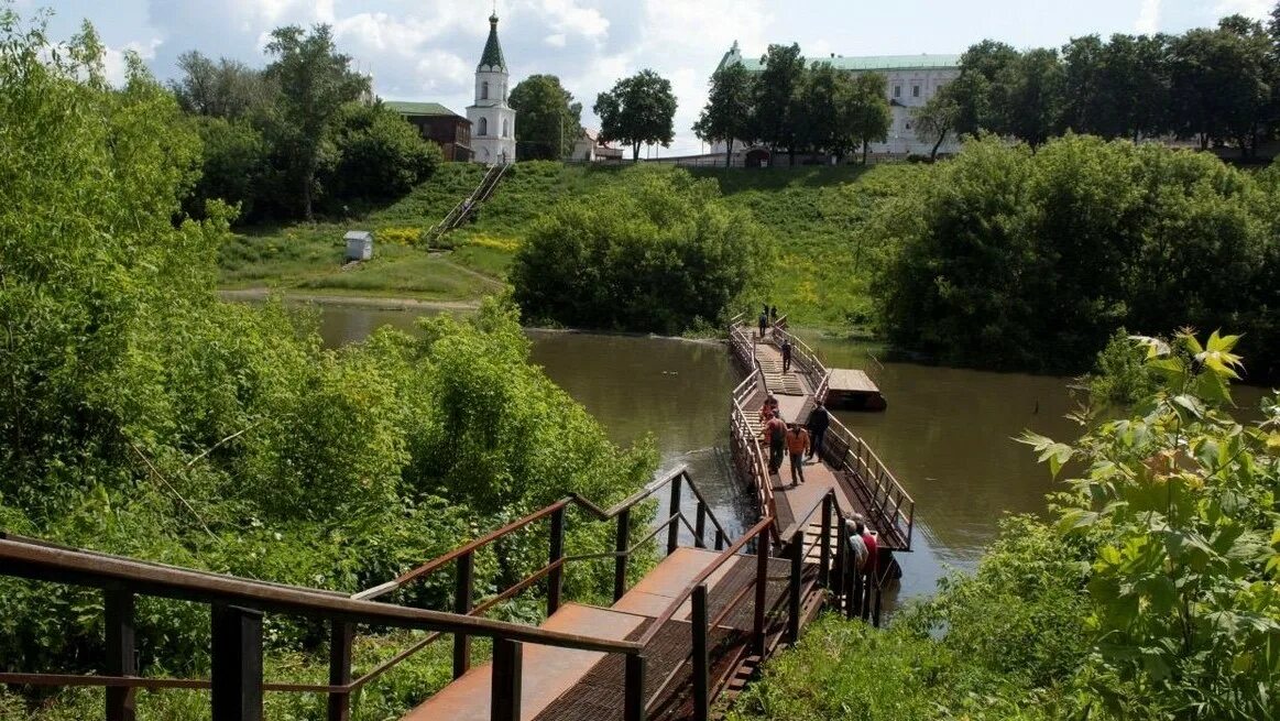 Реки рязани фото Мост через Трубеж в Рязани укрепили дополнительными понтонами