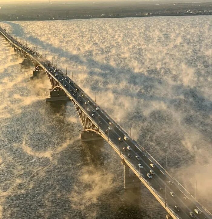 Реки саратова фото Bridge and Volga River, Russia - 9GAG