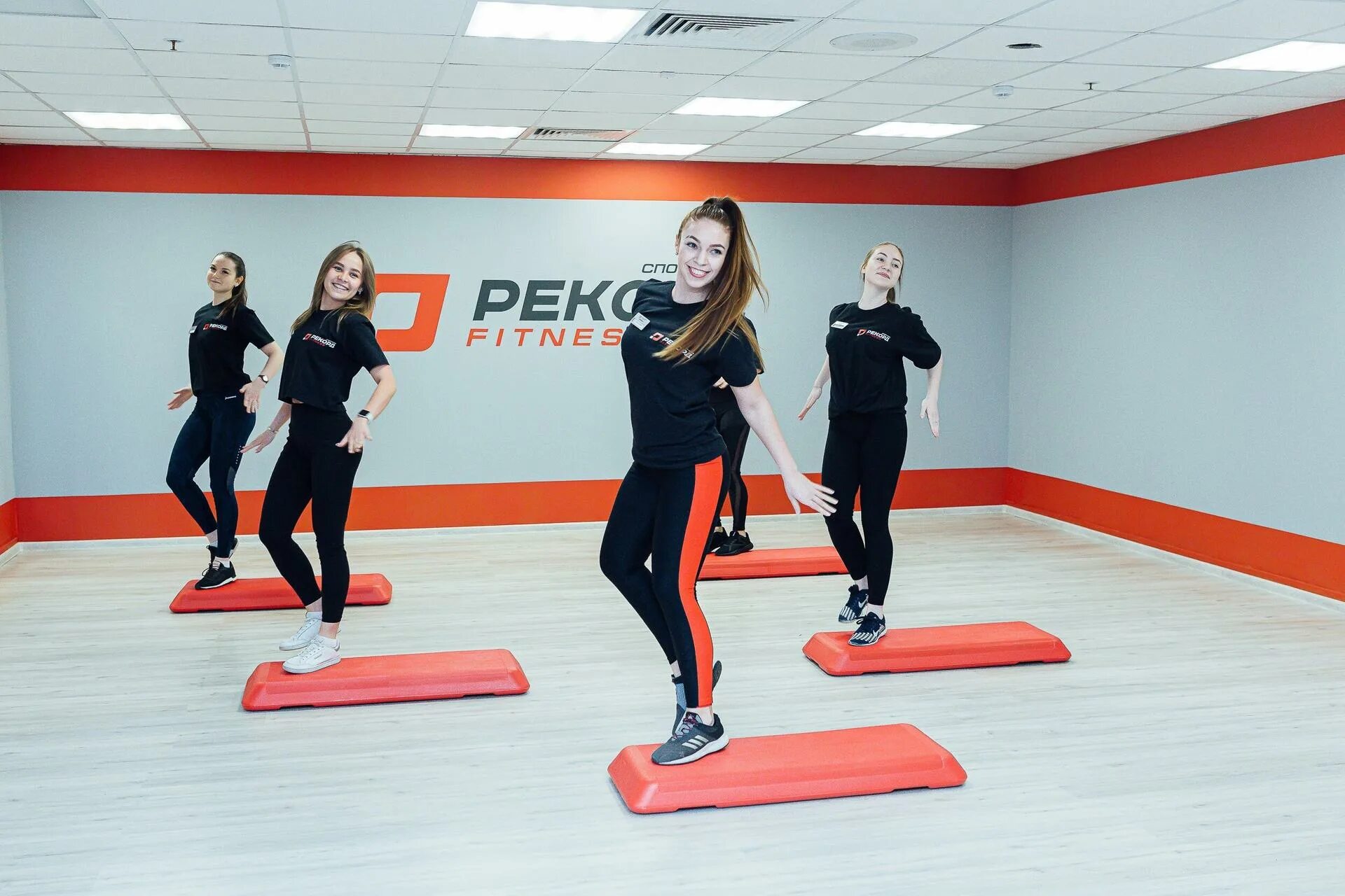 Рекорд fitness спортивная ул 20 фото Рекорд Fitness, спорт-клуб на Дворцовой улице - отзывы, цены, информация о специ