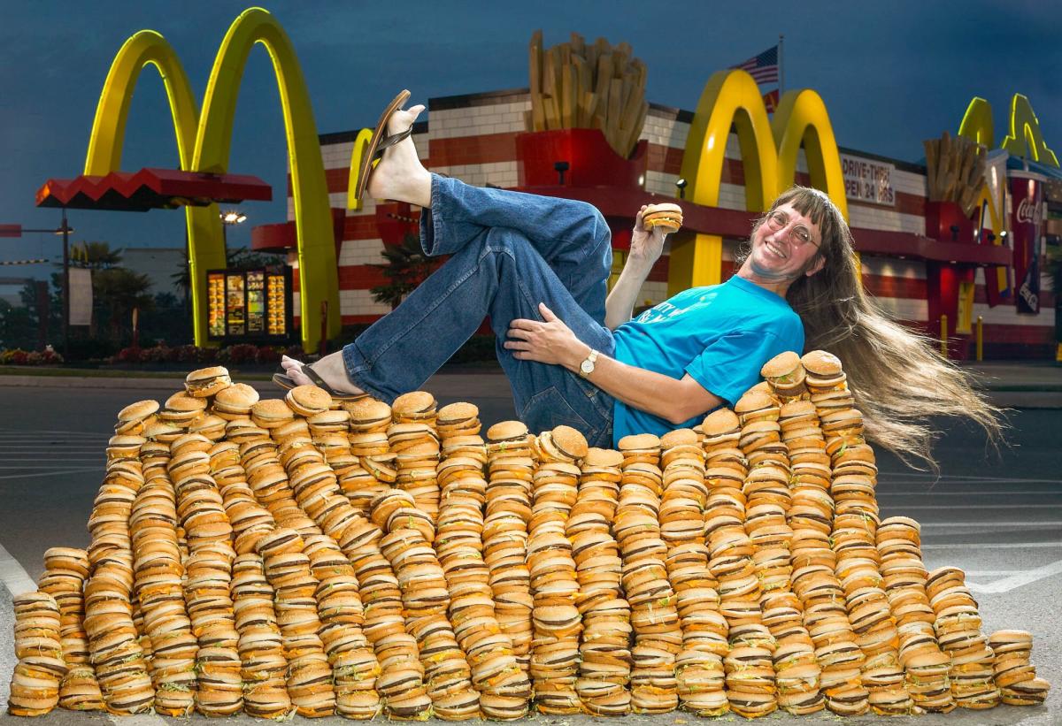 Рекорды гиннесса в мире фото That Guy with the World Record for Consuming Over 30,000 Big Macs Is Still Eatin