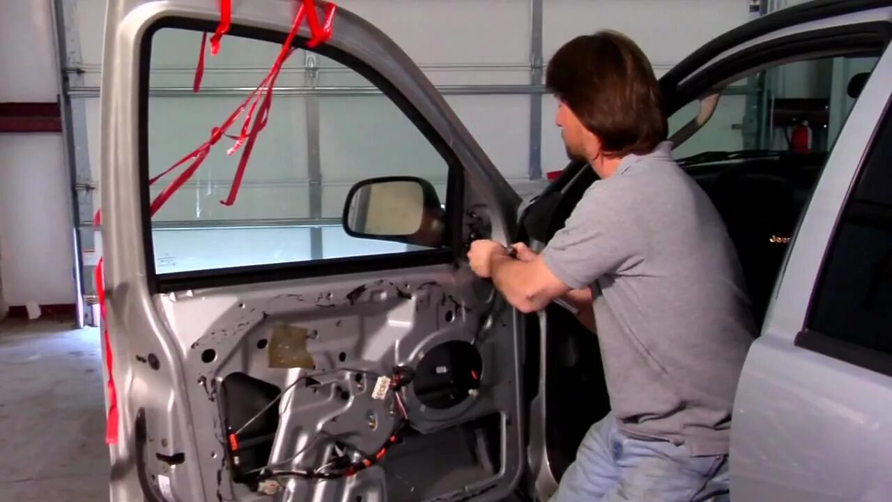 Ремонт авто дверей своими руками Car Repair & Maintenance : How to Replace a Car Door Mirror - YouTube