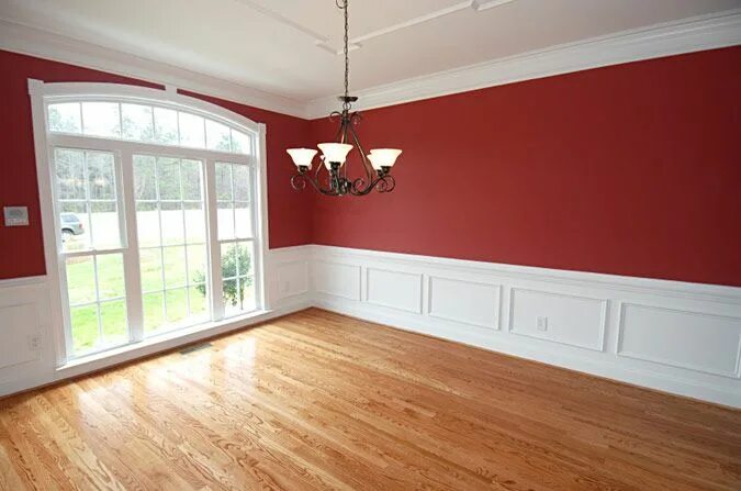 Ремонт без мебели фото Dining room Red dining room, Dining room wainscoting, Maroon living room