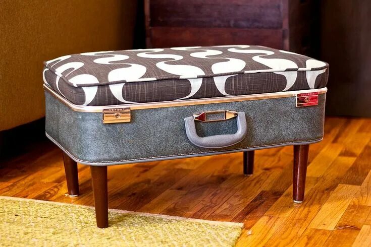 Ремонт чемодана своими руками 27 Budget-friendly DIY Ottomans That Look Chic Diy furniture, Diy ottoman, Repur