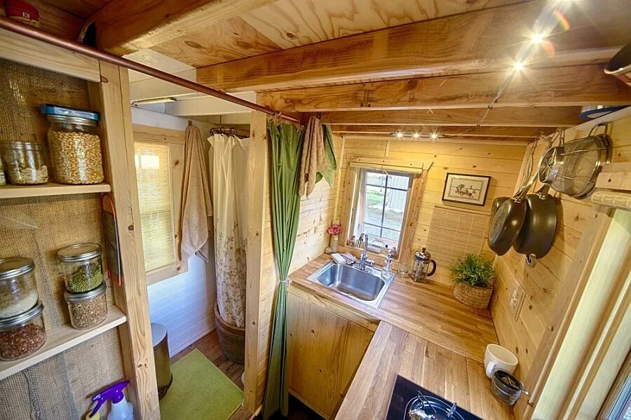 Ремонт дачи внутри своими руками Mobile Tiny Tack House Is Entirely Built By Hand! And Looks Gorgeous. Tiny house