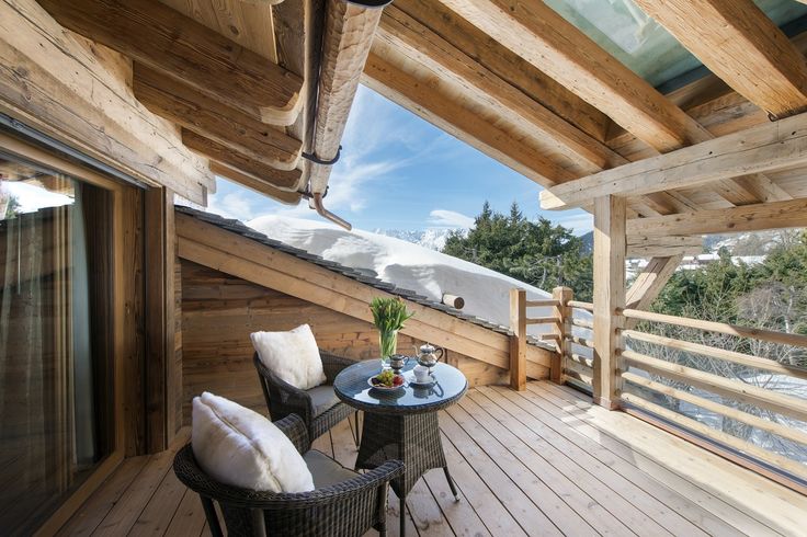 Ремонт деревянных домов крыш веранда итд фото Chalet Sherwood - Verbier, Switzerland A refined... Chalet design, Altholz haus,