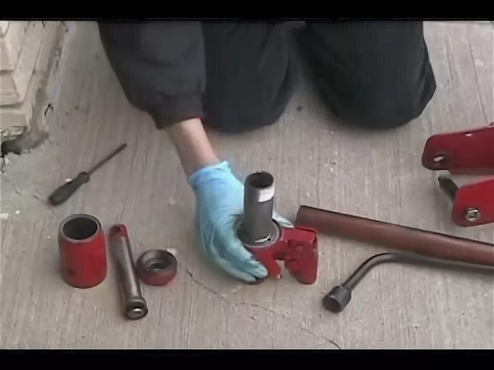 Ремонт домкрата своими руками видео Cheap floor jack hydraulic unit disassembly before disposal - YouTube