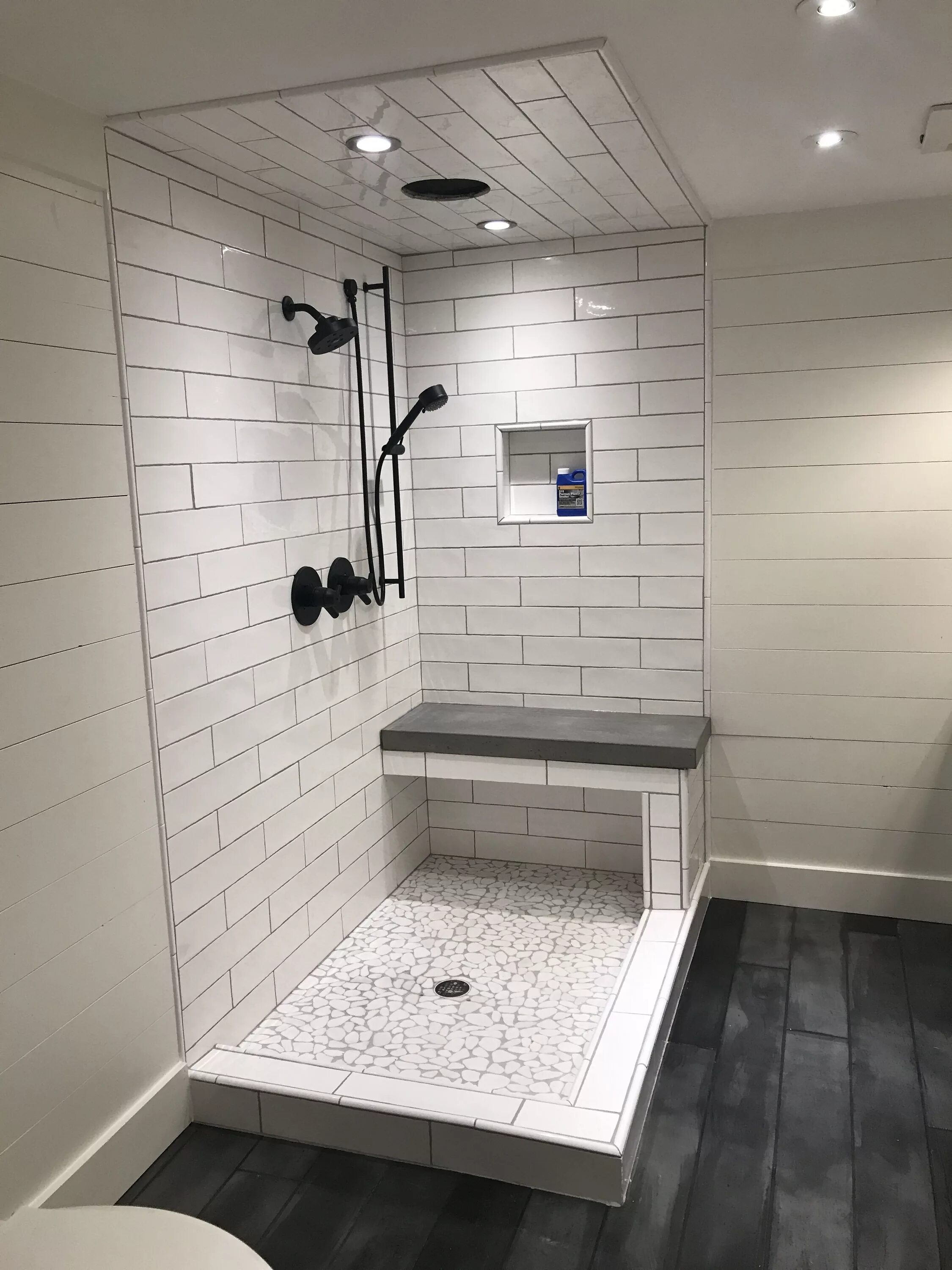 Ремонт душа в ванной своими руками Master Shower - Concrete bench, subway tile, Delta faucets. Bathroom remodel sho