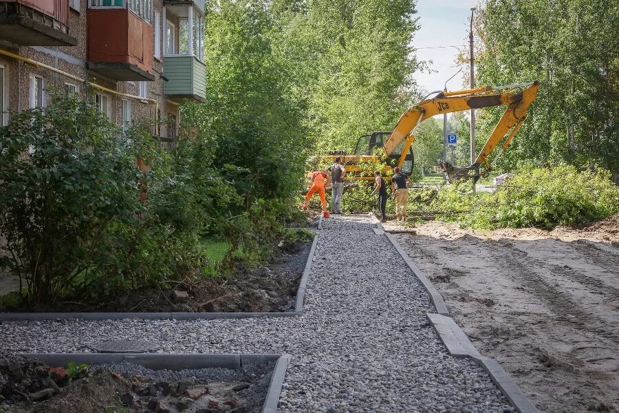 Ремонт дворов фото В Рыбинске продолжается ремонт дворовых территорий