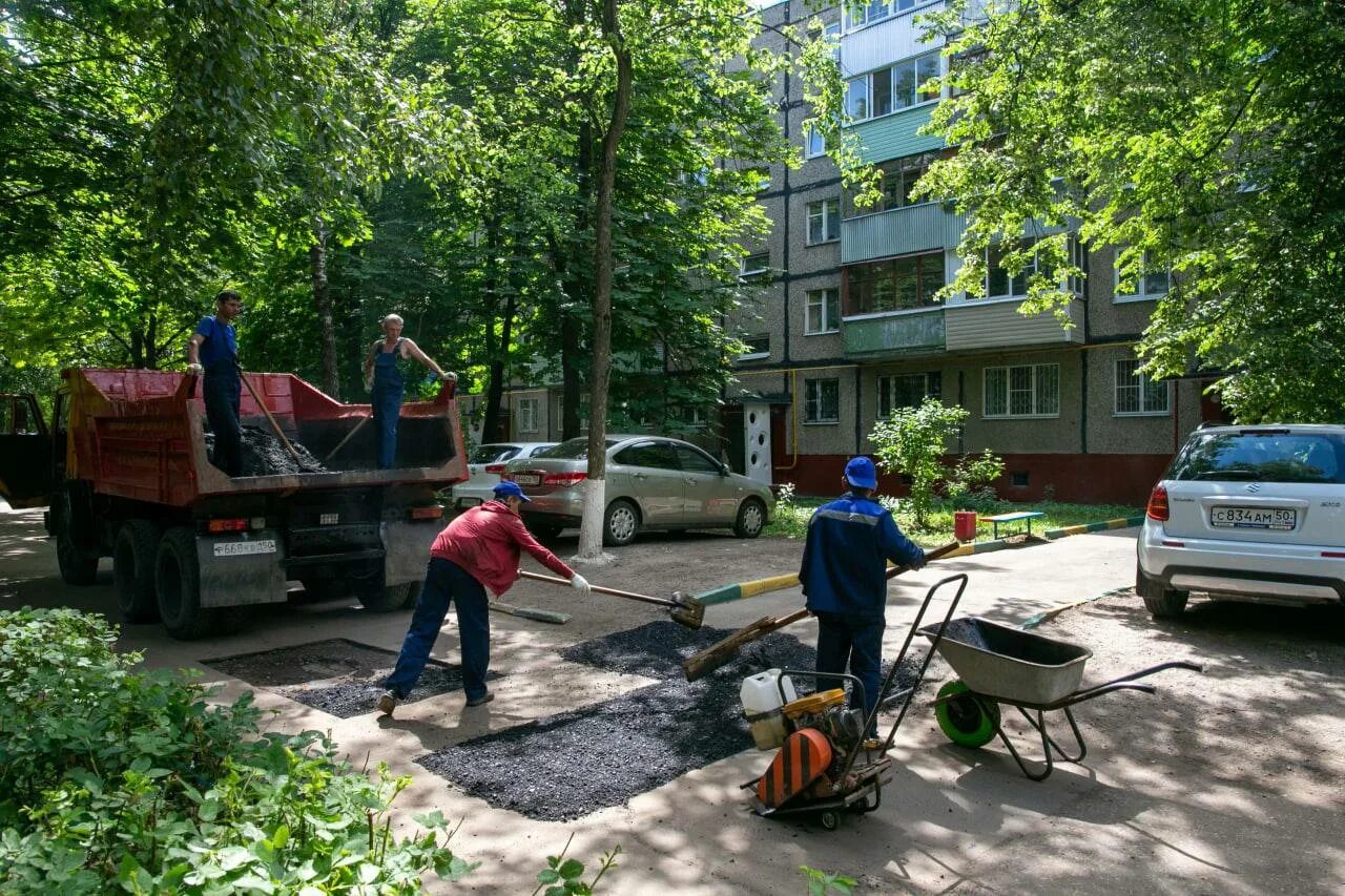 Ремонт дворов фото Завершается первый этап ямочного ремонта во дворах Большого Подольска