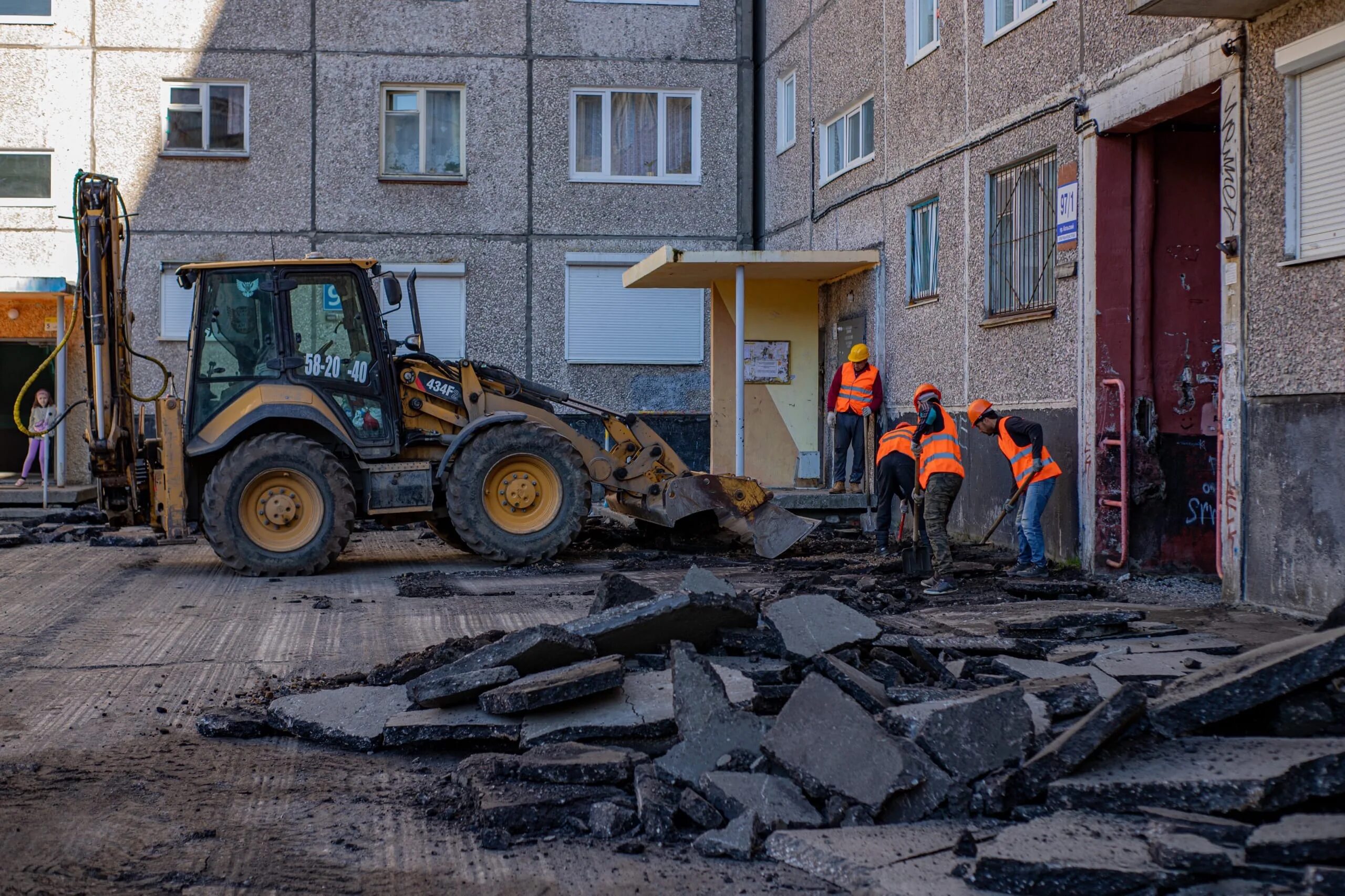 Ремонт дворов фото Двор на Кольском проспекте благоустраивают с учётом пожеланий мурманчан Информац