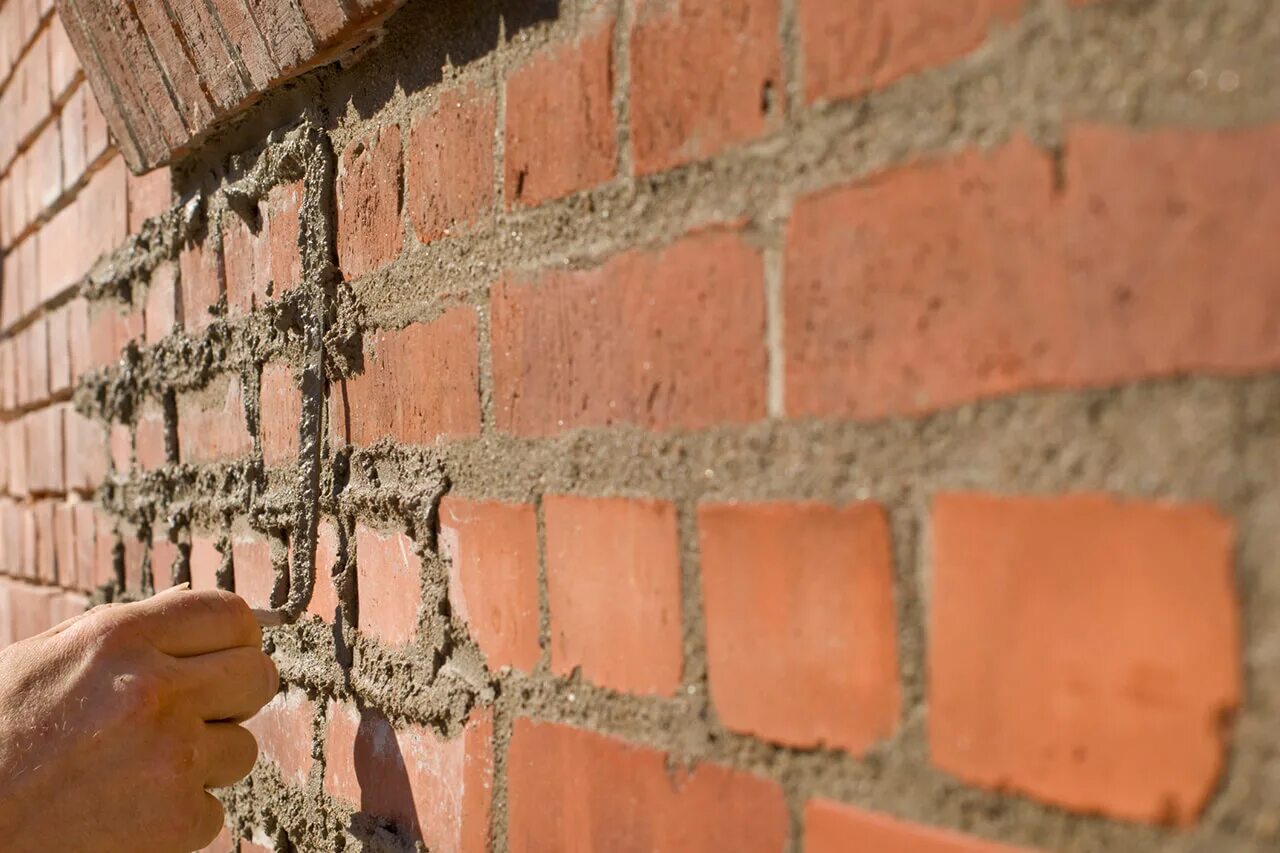 Ремонт кирпичного дома своими руками How Much Does Tuckpointing or Repointing Brick Cost?