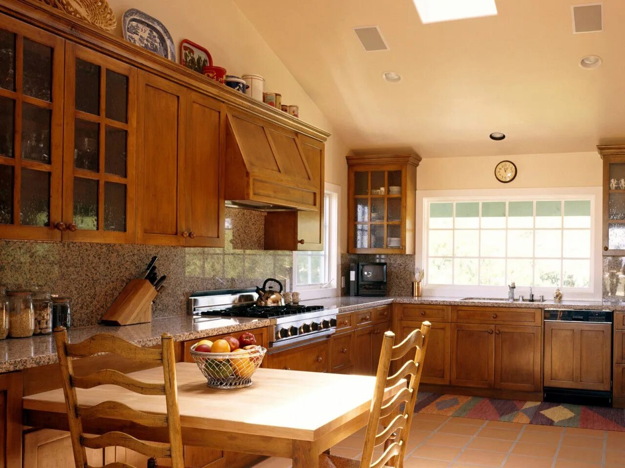 Ремонт кухни частного дома фото farm house kitchen Kitchen remodel small, Kitchen remodel, Small space kitchen