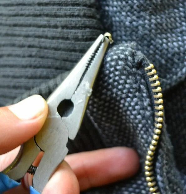 Ремонт молнии на куртке своими How to Fix a Zipper (without Replacing It) Fix a zipper, Fix broken zipper, Zipp