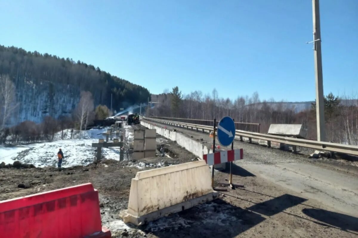 Ремонт моста р ирмес фото видео Ремонт четырех мостов на Байкальском тракте завершат к началу турсезона АиФ Ирку