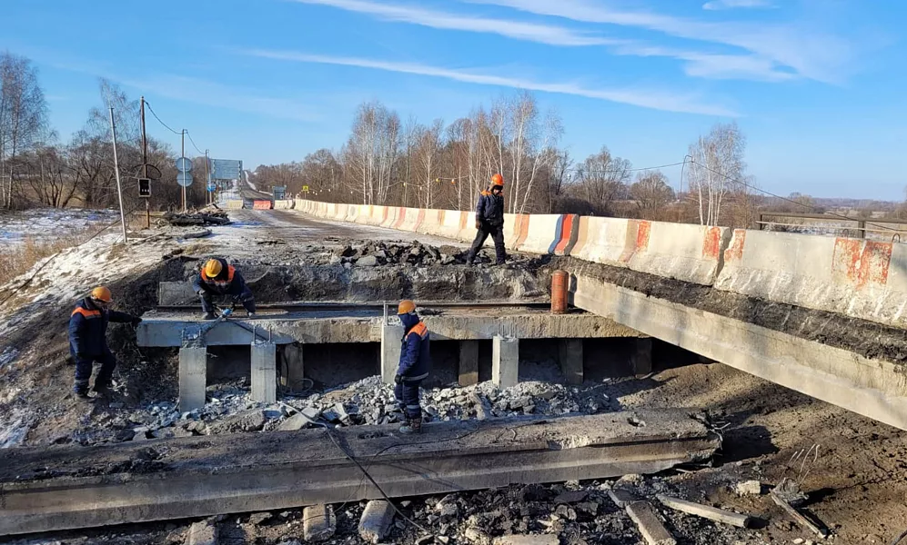 Ремонт моста р ирмес фото видео В Тамбовской области приступили к ремонту мостов через реку Ламочку Национальные