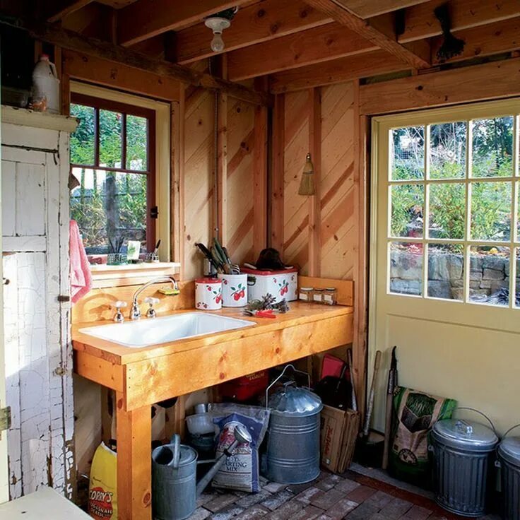 Ремонт на даче своими руками Potting table with sink inside garden shed Garden shed interiors, Shed homes, Ba