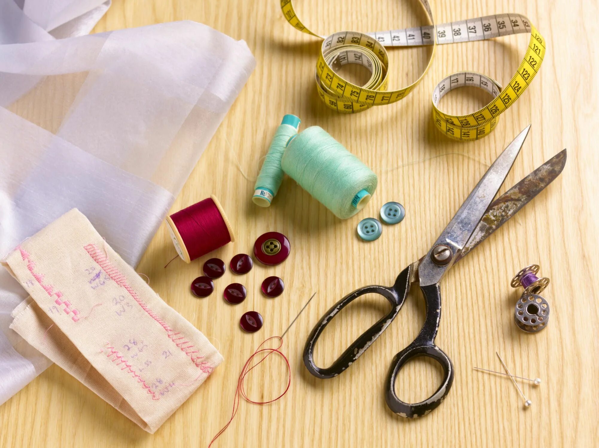 Ремонт одежды фото 8 Need-to-Know Clothing Fixes Repair clothes, Sewing hacks, Sewing material