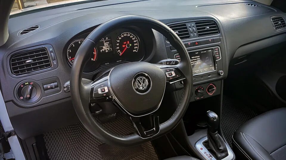 Ремонт поло седан своими руками Установка Круиз-контроля и Мульти-руля! - Volkswagen Polo Sedan, 1,6 л, 2017 год