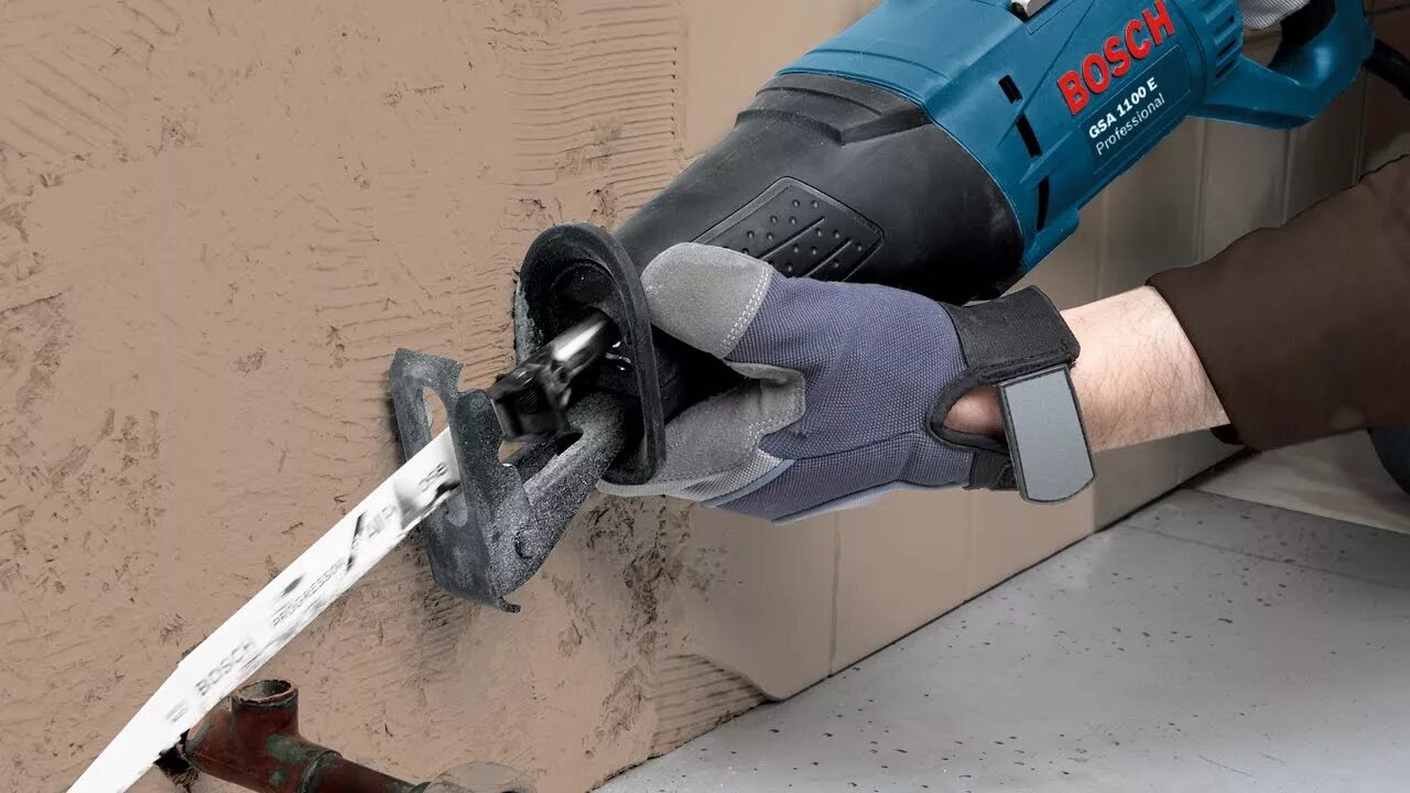 Ремонт сабельной пилы своими руками Bosch GSA1100E Sabre Saw - What's the Spec and Features? - YouTube