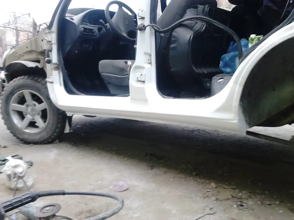 Ремонт шевроле нива своими руками видео Замена порогов - Chevrolet Niva, 1,7 л, 2003 года кузовной ремонт DRIVE2