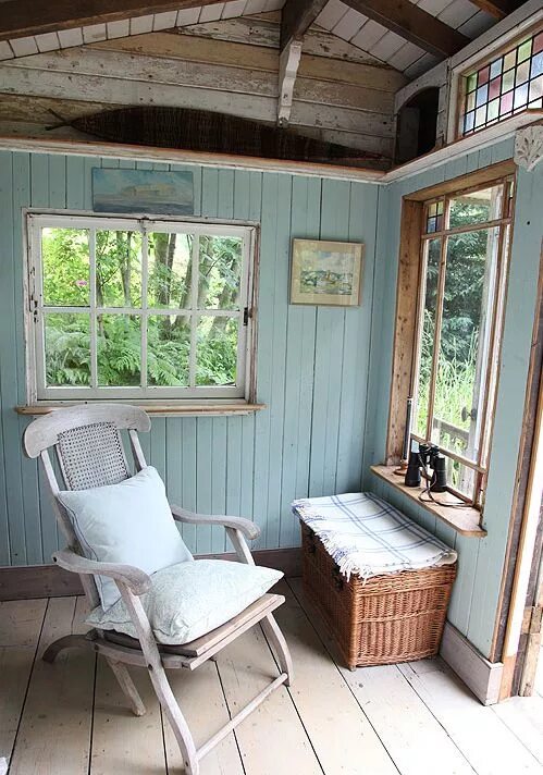 Ремонт старой дачи своими руками Eastcliff Summerhouse Summer house interiors, Summer house, Shed interior