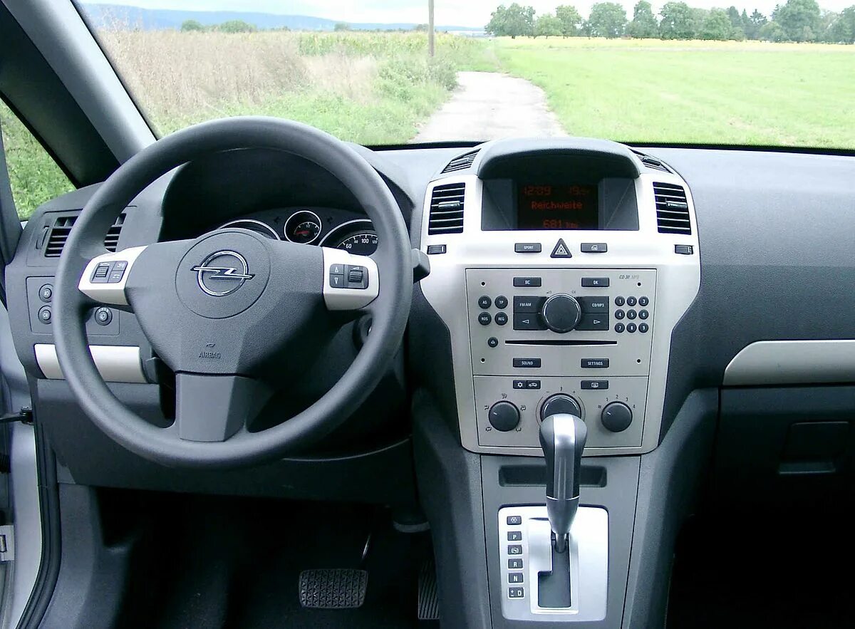 Ремонт своими руками зафира б Файл:Opel Zafira inside 20080906.jpg - Вікіпедія