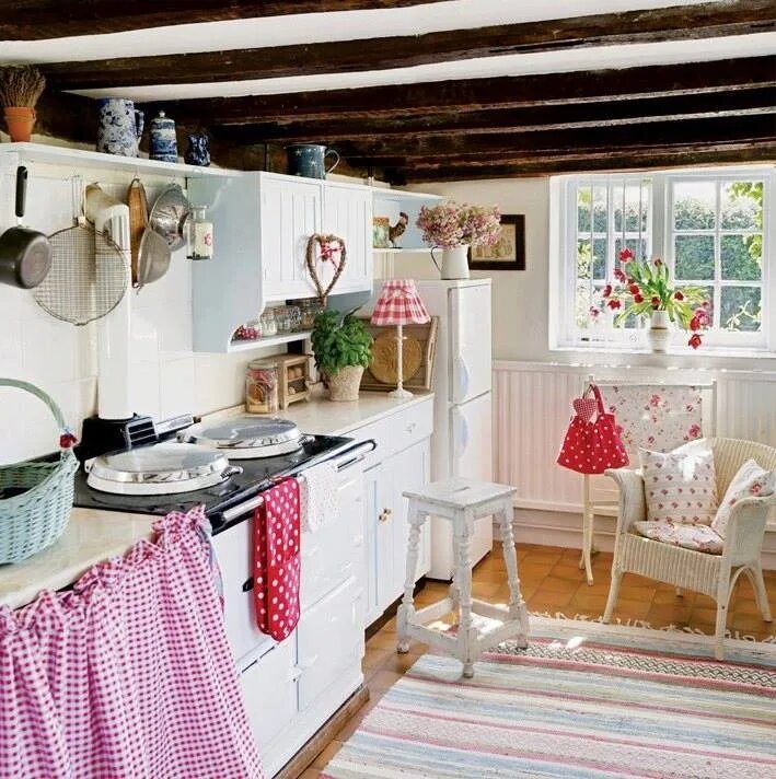 Ремонт в деревне своими руками Pin by Becky McGee on Romantic Cottage Style Country kitchen designs, Small coun