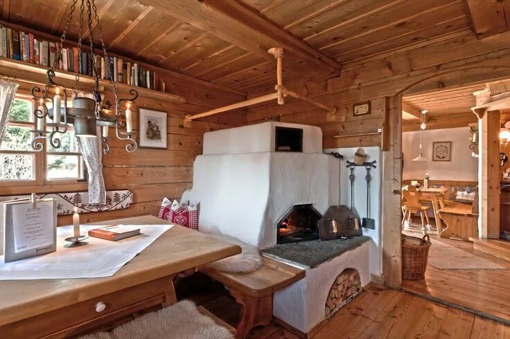 Ремонт в своем доме в деревне classic mountain cabin interior, rustic charm, Austria Деревенские дома, Интерье