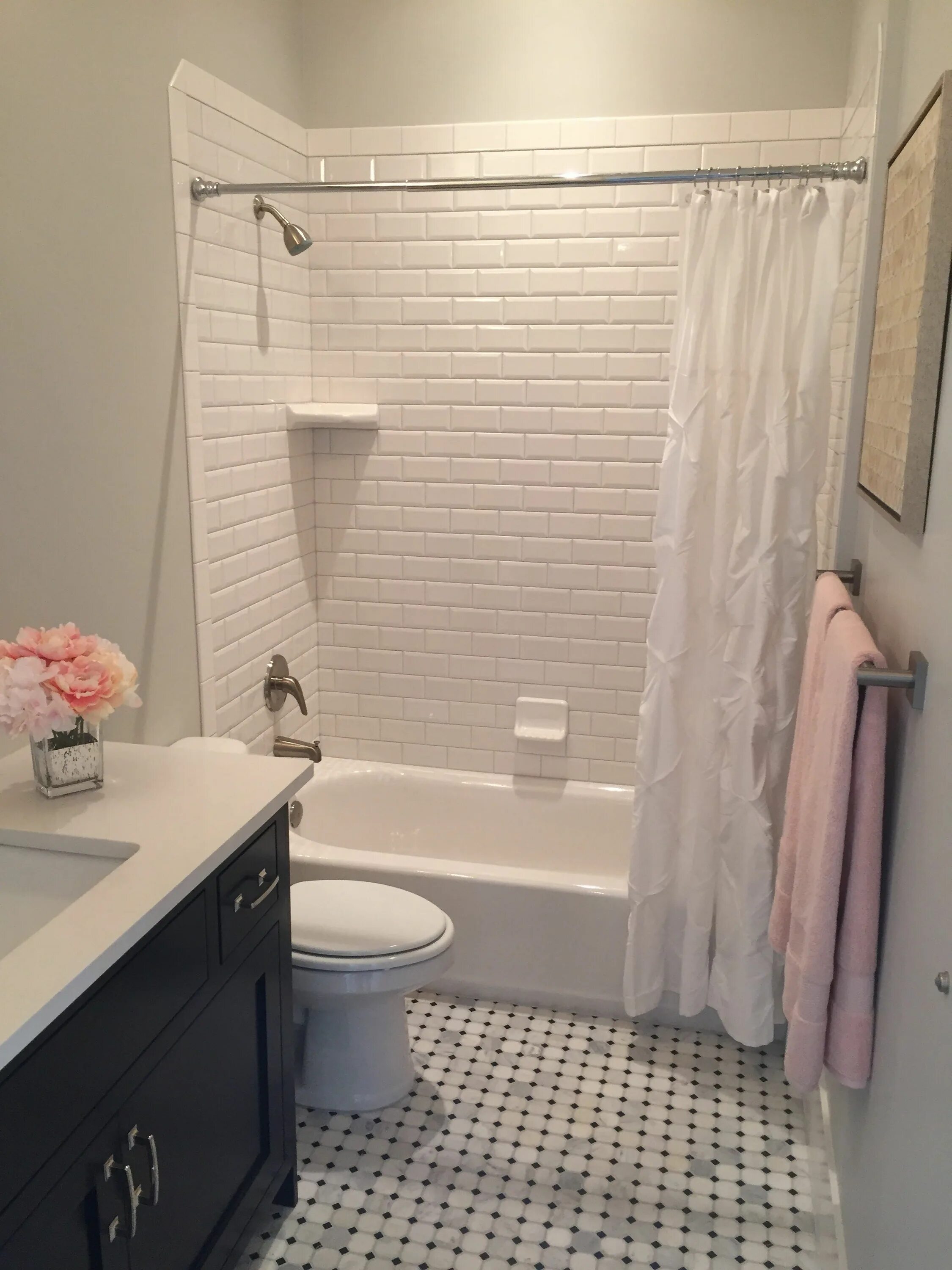 Ремонт в ванной комнате недорого своими руками Pin by Danielle Pratt on Bathroom renovation Budget bathroom remodel, Cheap bath