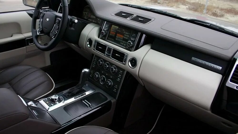 Рендж ровер фото салона Перетяжка торпедо Land Rover Range Rover 4