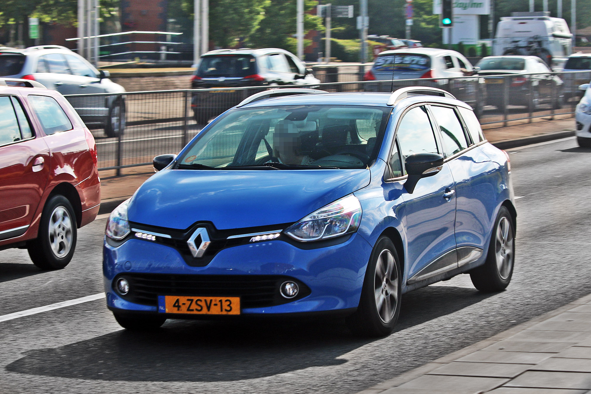 Рено 13 фото "4-ZSV-13" фото Renault Clio. Нидерланды