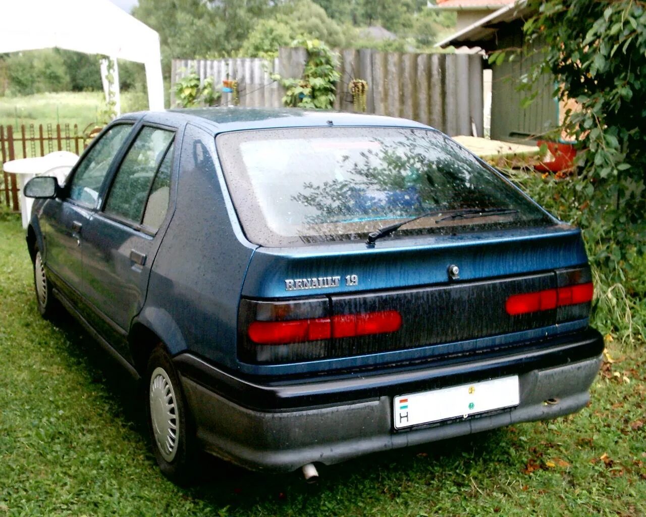 Рено 19 фото хэтчбек Jó kis családi autó apró bosszantókkal - Renault 19 1988 - Totalcar autós népíté