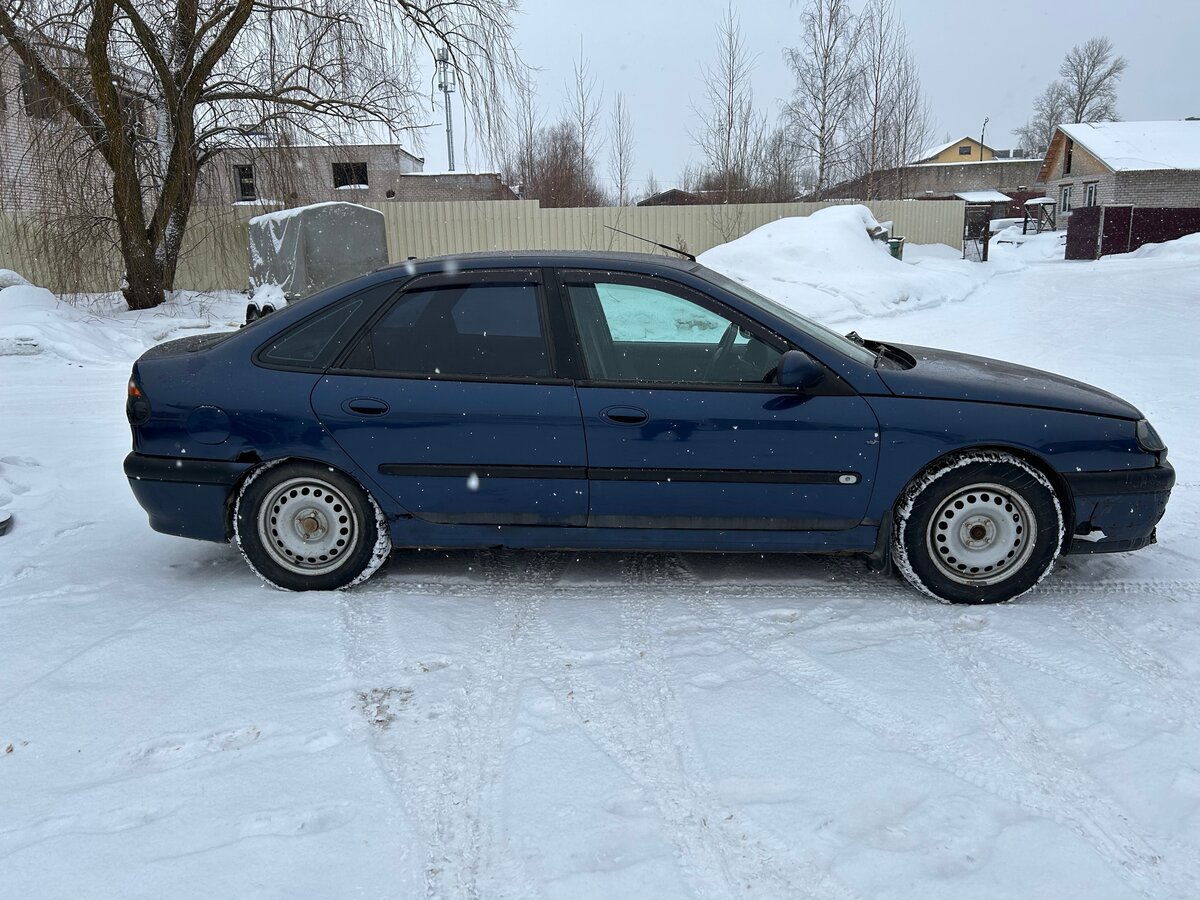 Рено 1997 фото Купить б/у Renault Laguna I 2.0 MT (113 л.с.) бензин механика в Великом Новгород