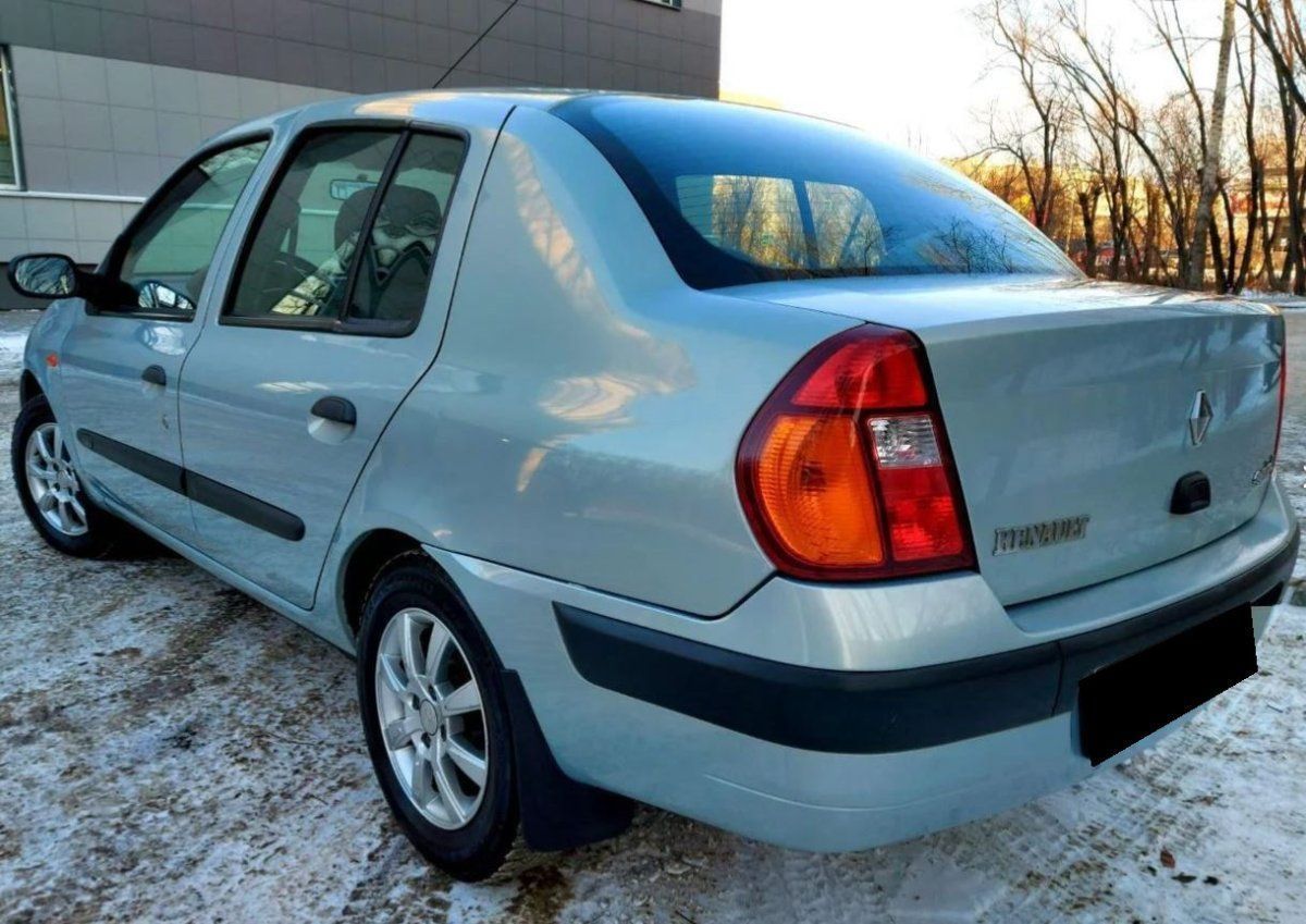 Рено 2003 года фото Серебристый Renault Symbol 2003 года с пробегом по цене 199 000 руб. в Новосибир