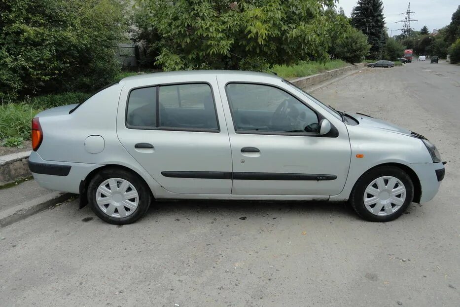 Рено 2003 года фото Продам Renault Symbol в Львове 2003 года выпуска за 3 900