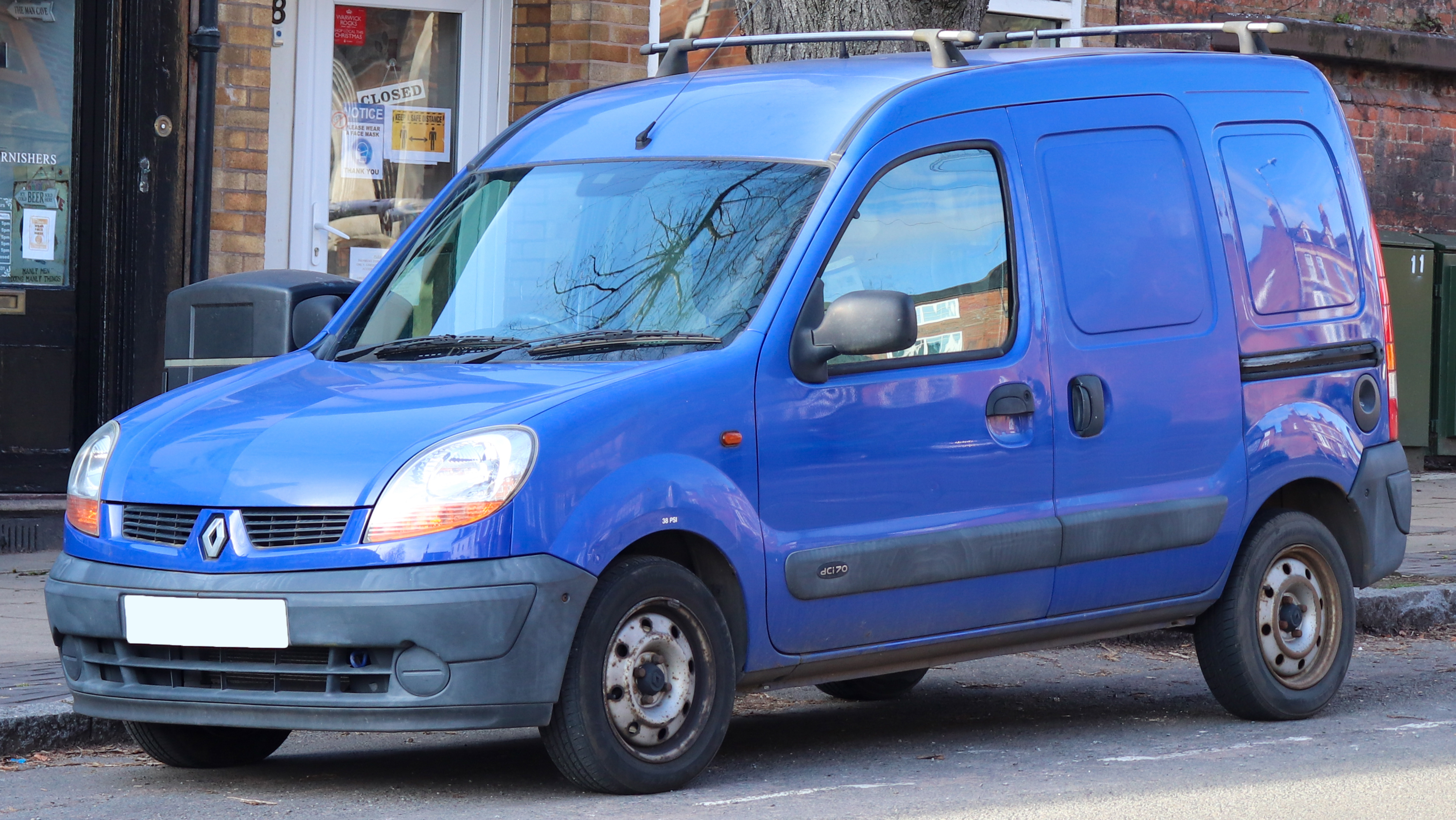 Рено 2004 фото File:2004 Renault Kangoo SL19 DCi 70 1.5 Front.jpg - Wikimedia Commons