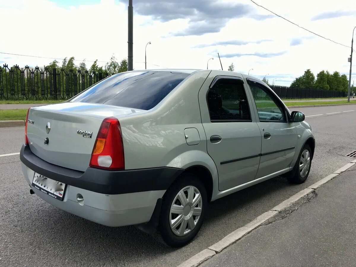 Рено 2007 фото Купить б/у Renault Logan I 1.4 MT (75 л.с.) бензин механика в Москве: серебристы