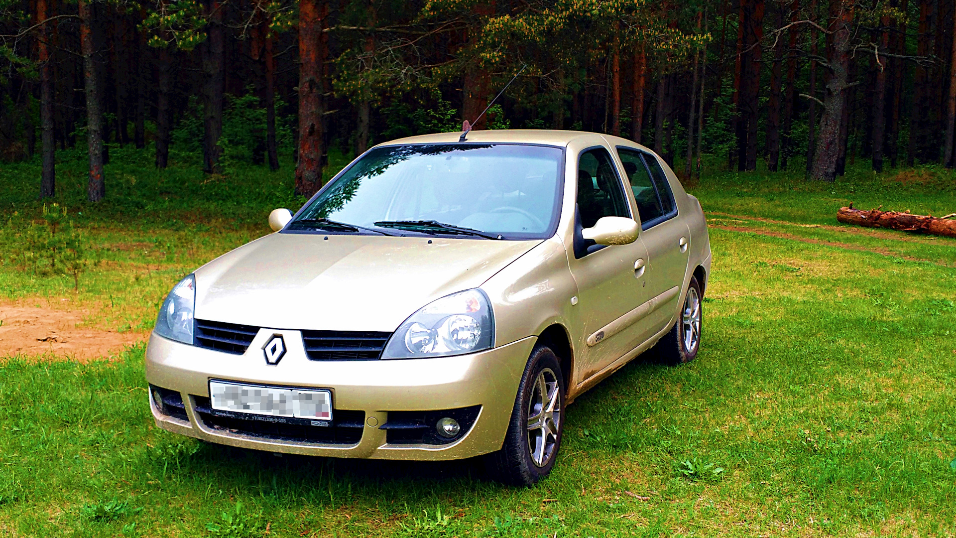 Рено 2007 года фото Renault Symbol 1.4 бензиновый 2007 Бежевый Крокодил на DRIVE2