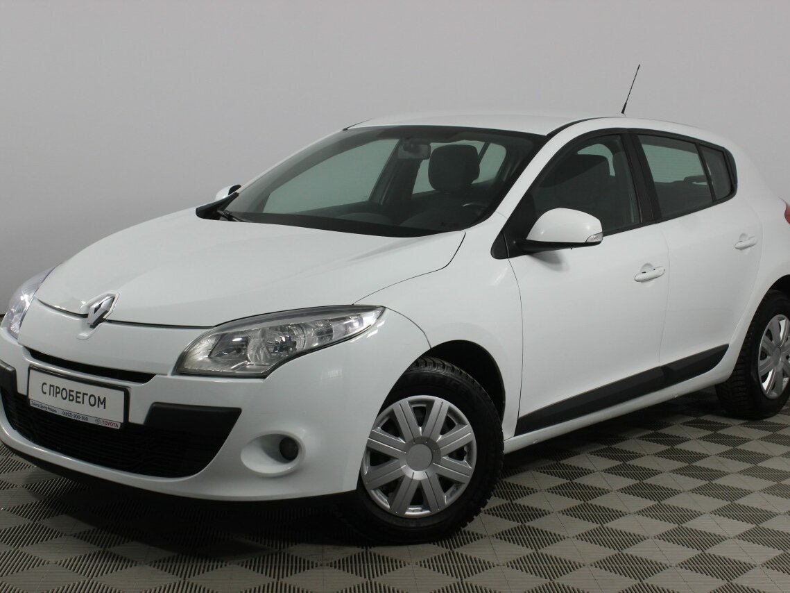 Рено 2012 года фото Купить б/у Renault Megane III 1.6 MT (106 л.с.) бензин механика в Рязани: белый 