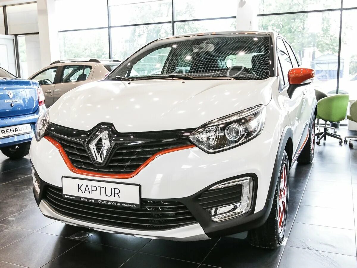 Купить б/у Renault Kaptur I 1.6 CVT (114 л.с.) бензин вариатор в Санкт-Петербург