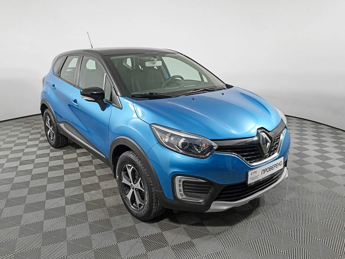 Купить б/у Renault Kaptur I 1.6 CVT (114 л.с.) бензин вариатор в Санкт-Петербург